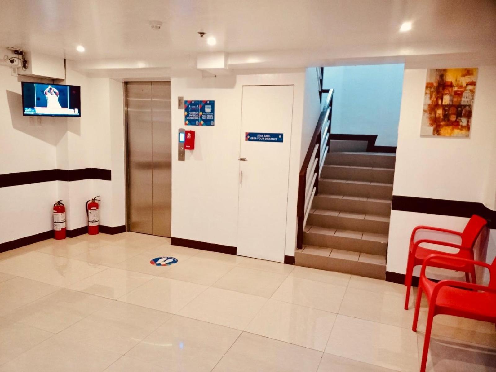 Oyo 888 City Stay Inns Fortview Bgc Pasig City Eksteriør bilde